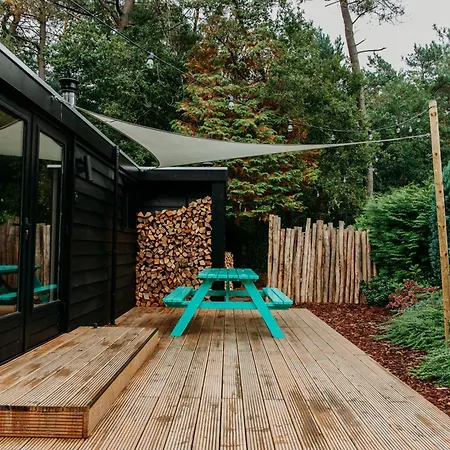 Σπίτι διακοπών Bumblebee Met Prive Sauna & Vuurplaats *